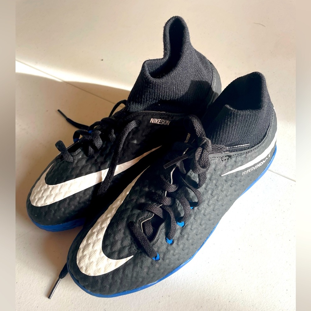 Indoor shoes Nike Hypervenom X Phelon 3 Black Blue Size 4Y